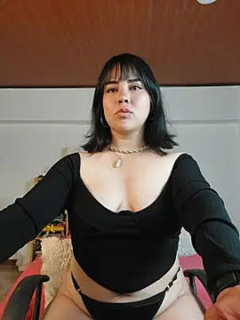 Ari_Elisse stripchat live cam model