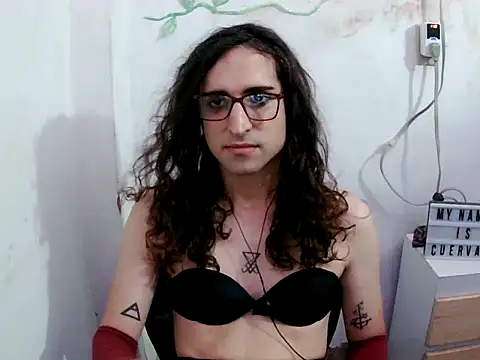 LaCuerva19 stripchat live cam model