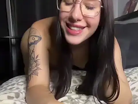 twojamommy420 stripchat live cam model