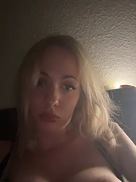 iccameby stripchat live cam model