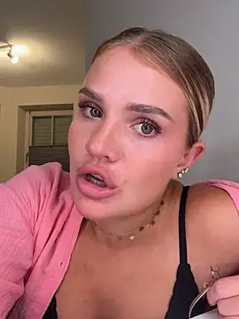 SexyyCleo stripchat live cam model