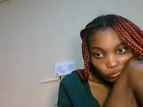 petite_spankie stripchat live cam model