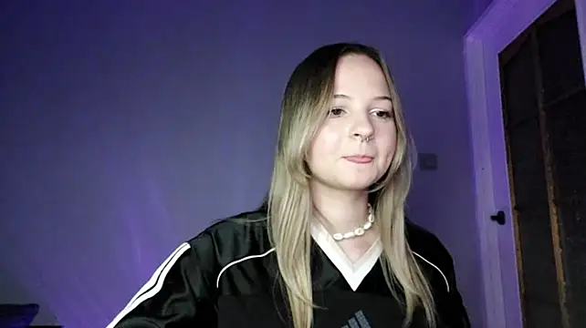 3RROR stripchat live cam model