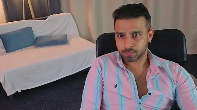 RyannSteel stripchat live cam model
