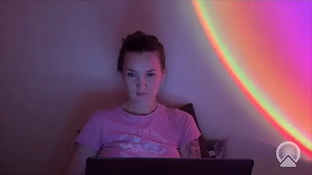Vaneliay stripchat live cam model