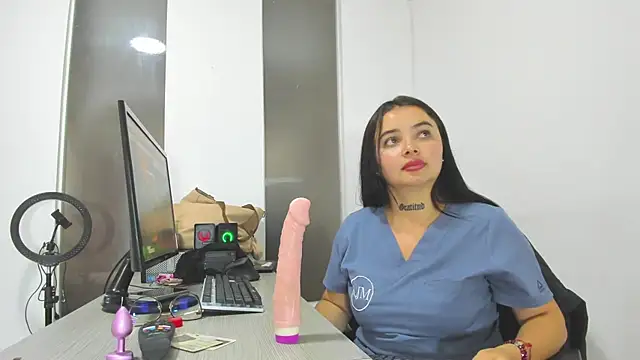 KateRoouse stripchat live cam model