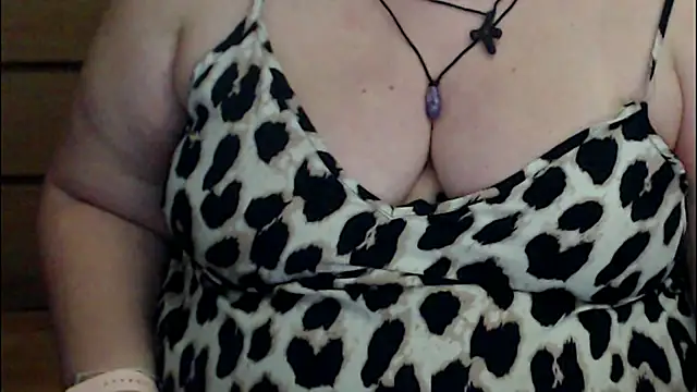 mayasmith stripchat live cam model