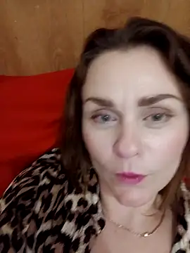 Hannykiss stripchat live cam model
