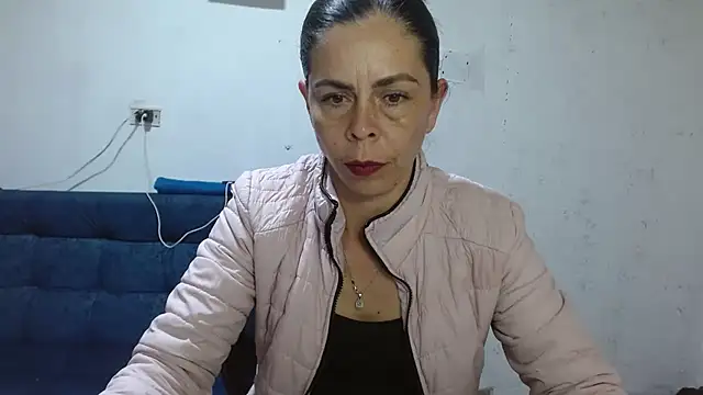 Marilyn_xxxx stripchat live cam model