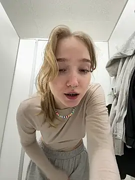 bambi_lu stripchat live cam model