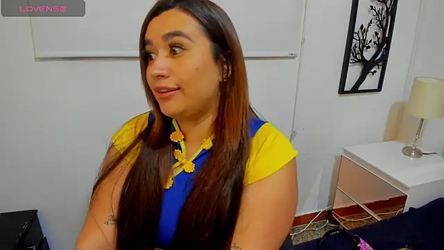EmaGw7 stripchat live cam model