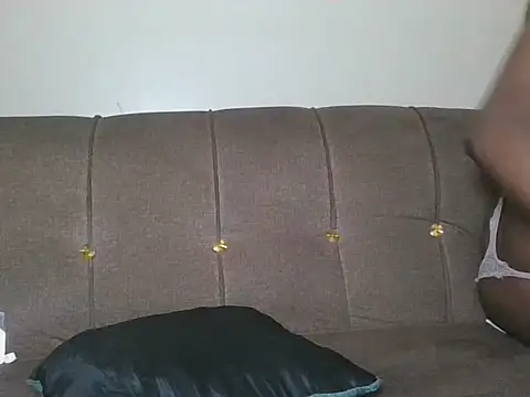 misspretty001 stripchat live cam model