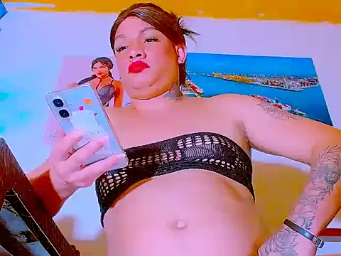 Biigass_Juicy stripchat live cam model