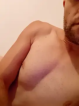 Kiki13129 stripchat live cam model