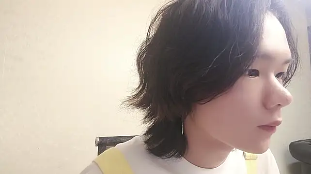 YYW_000 stripchat live cam model