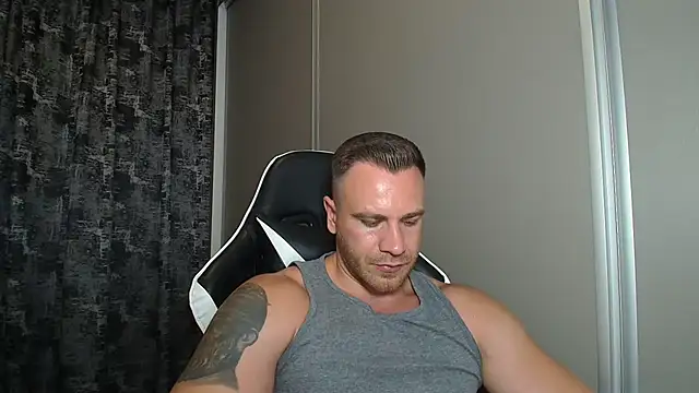 Thori92 stripchat live cam model