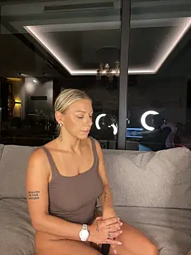 SexOnMyLvL stripchat live cam model