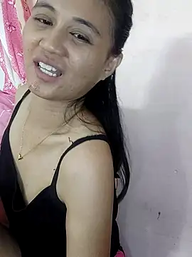 Rayya_4yy stripchat live cam model