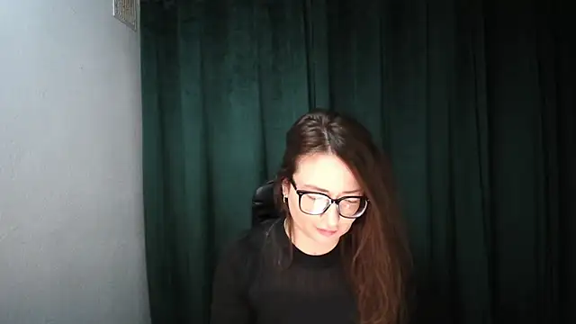 NoraMilf stripchat live cam model