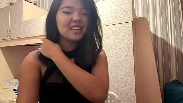JohannaMickiewicz stripchat live cam model