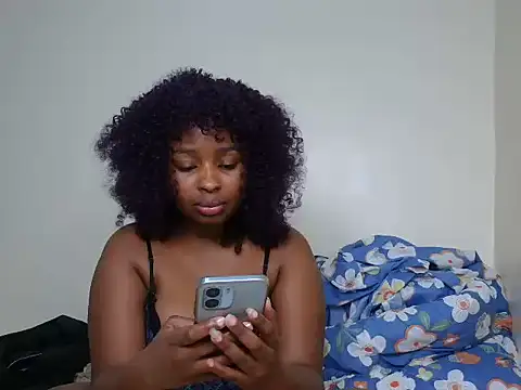 bigass_maya stripchat live cam model