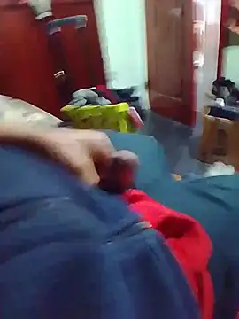 emlioooo stripchat live cam model