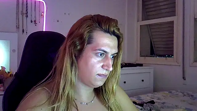 luizacandy stripchat live cam model