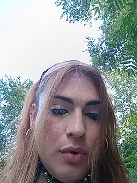 UrHellBri-L stripchat live cam model