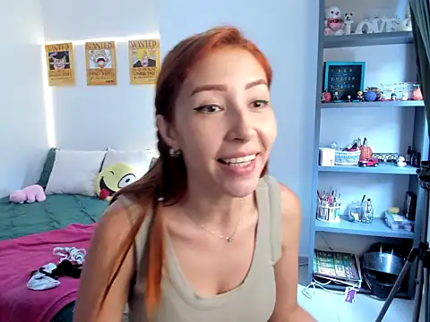 AriaRowenn stripchat live cam model