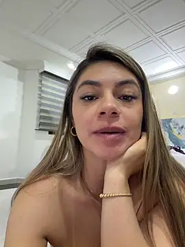 alicee16 stripchat live cam model