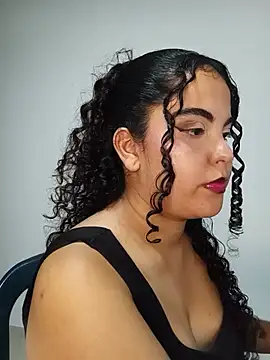 NicolleOverton stripchat live cam model
