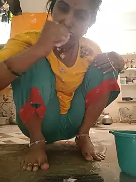 Radha_bhabi stripchat live cam model