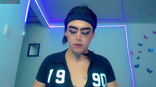 Perla_Hotcortes stripchat live cam model