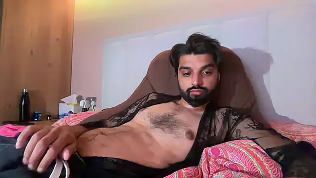 priyxh stripchat live cam model