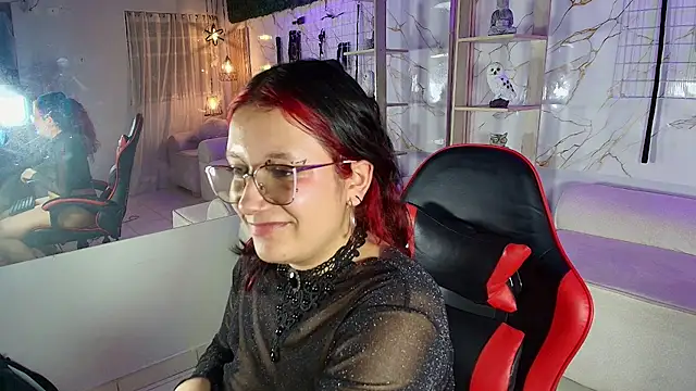 ammyhasen stripchat live cam model