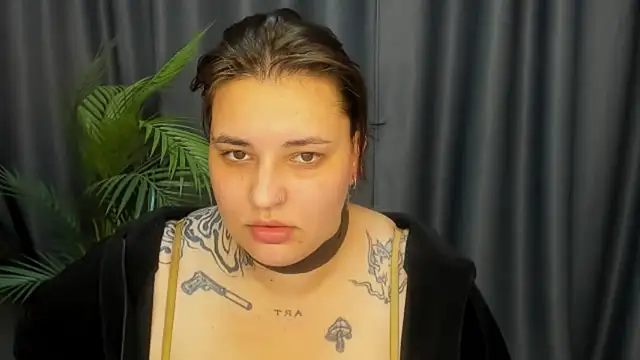 NikkiSummer stripchat live cam model