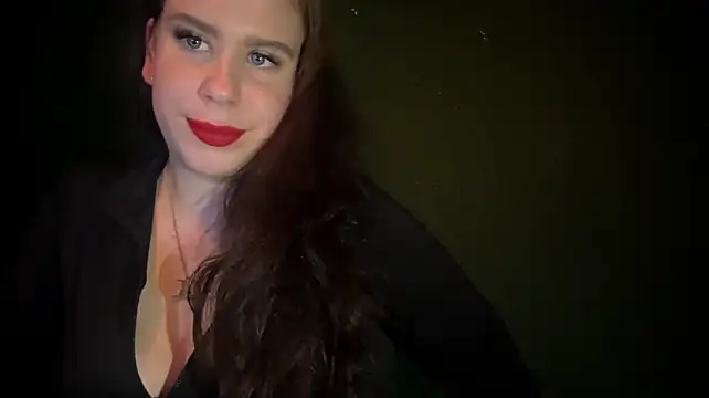 MayaKiss stripchat live cam model
