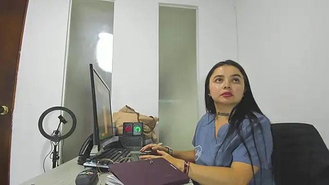 KateRoouse stripchat live cam model