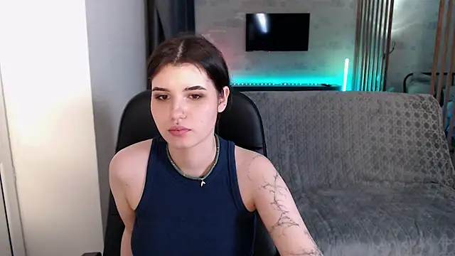 AnoraDarkk stripchat live cam model