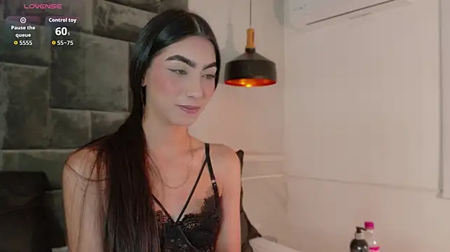 Alanna-Spencer stripchat live cam model