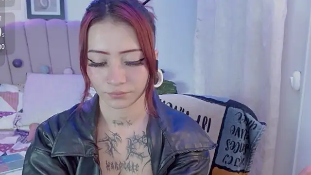 Victoria-Moon stripchat live cam model