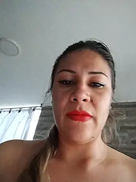 KittyHoleshot87 stripchat live cam model