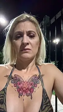 HOTLadyluna stripchat live cam model