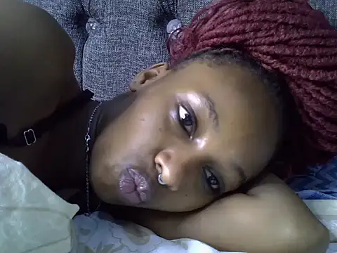 cocolaurah stripchat live cam model