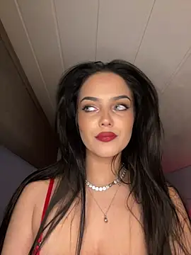 LunnaVey stripchat live cam model