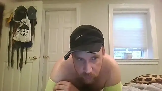 BeefyNcloudy stripchat live cam model