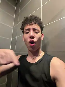 yoursexyjose stripchat live cam model