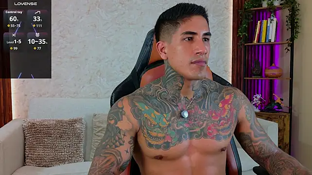 AdanReilly stripchat live cam model