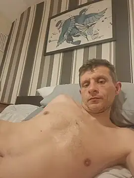 BigDmasked stripchat live cam model