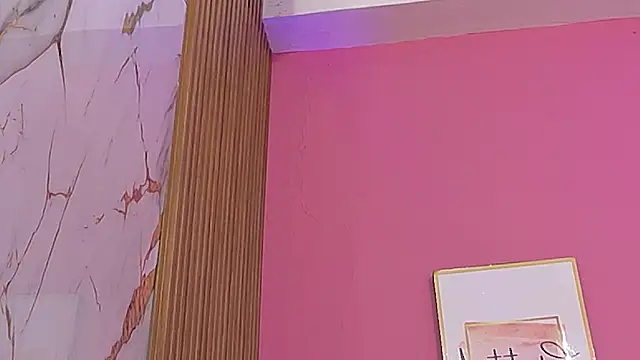 NaughtyyMommyyy stripchat live cam model